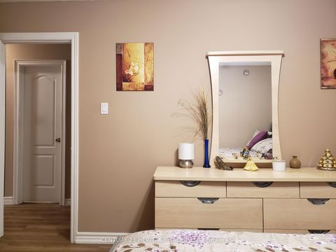 Photo 19 at 131 Black Hawk Way, Branson, Toronto