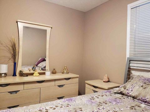 Photo 21 at 131 Black Hawk Way, Branson, Toronto