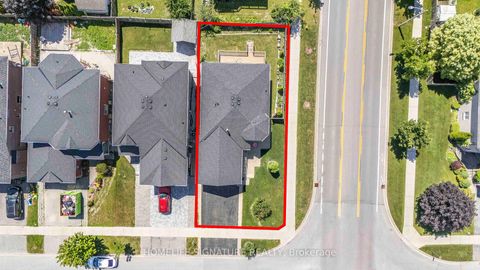 Photo 1 at 239 Country Lane, Painswick South, Barrie
