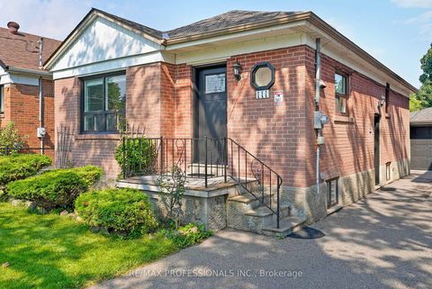 Photo 2 at 111 Wesley Street, Queensway, Toronto