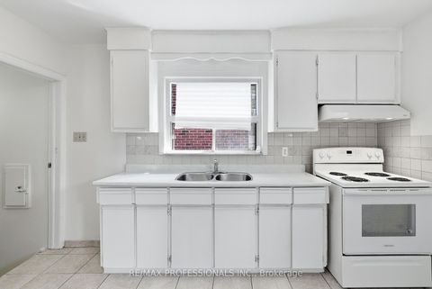 Photo 16 at 111 Wesley Street, Queensway, Toronto