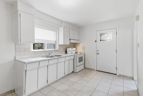 Photo 18 at 111 Wesley Street, Queensway, Toronto