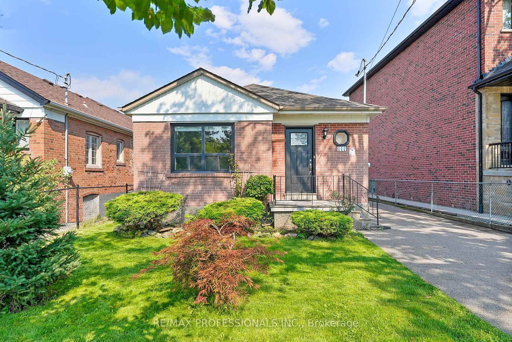 111 Wesley Street, Queensway, Toronto photo 1