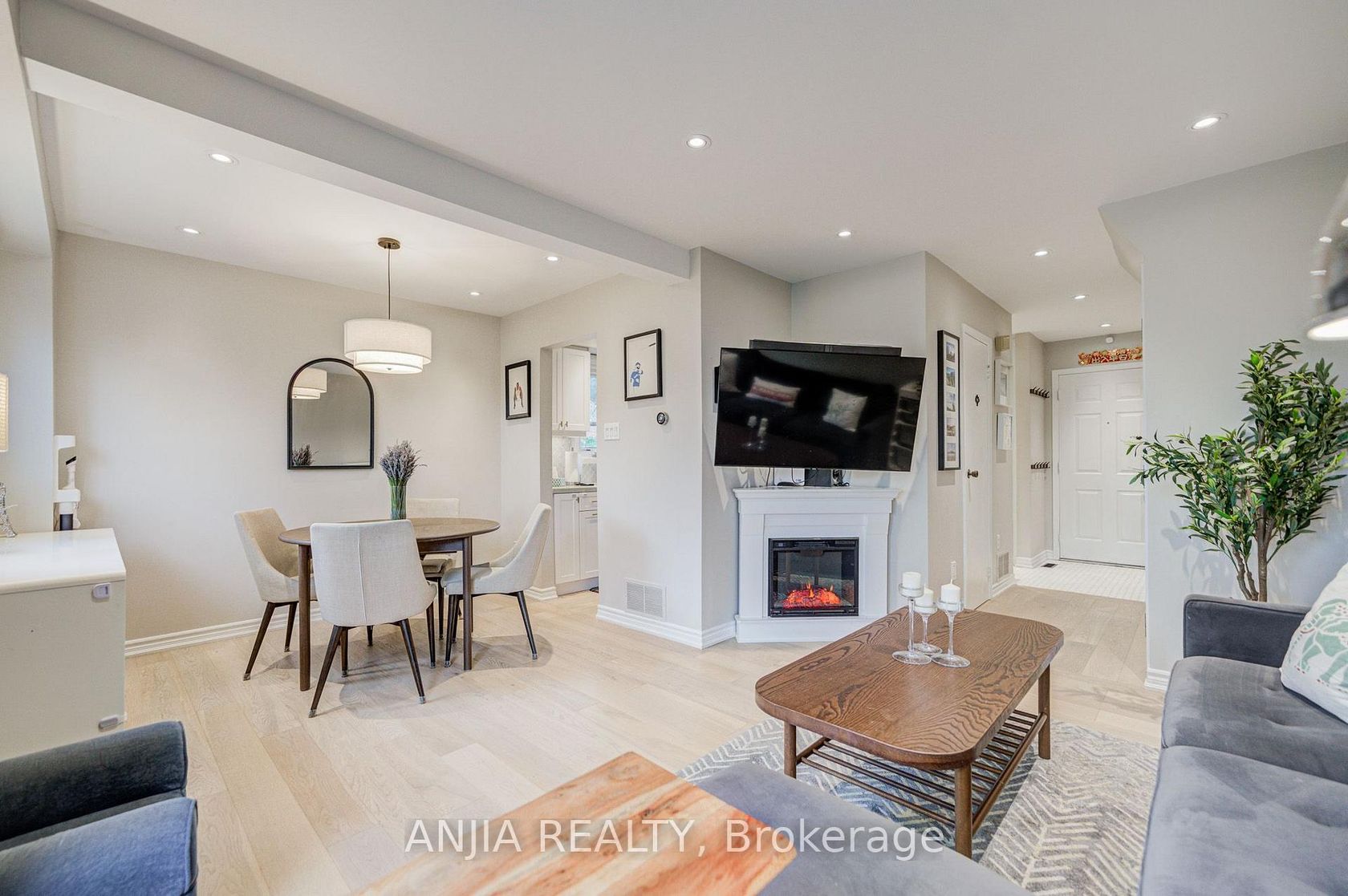 8 Maresfield Drive, Milliken, Toronto photo 1