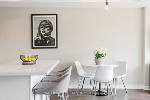 Photo 4 at 1022 - 629 King Street W, Waterfront Communities C1, Toronto