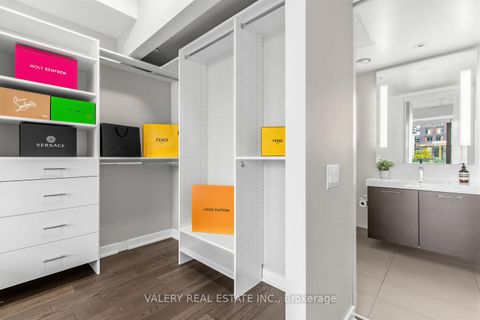 Photo 13 at 1022 - 629 King Street W, Waterfront Communities C1, Toronto