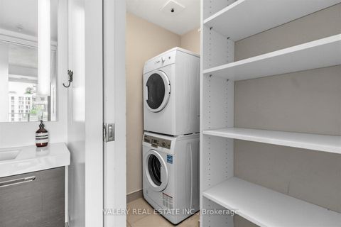 Photo 15 at 1022 - 629 King Street W, Waterfront Communities C1, Toronto