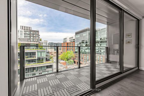 Photo 17 at 1022 - 629 King Street W, Waterfront Communities C1, Toronto