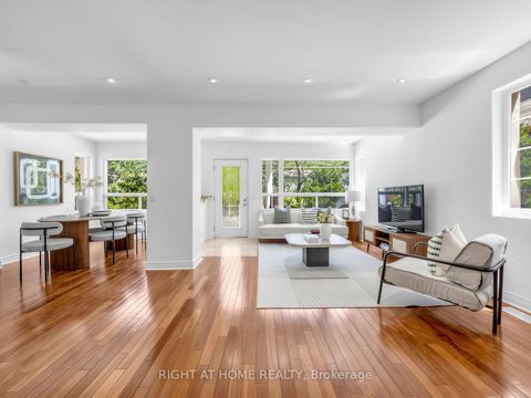 Photo 3 at 20 Kildonan Drive, Cliffside, Toronto