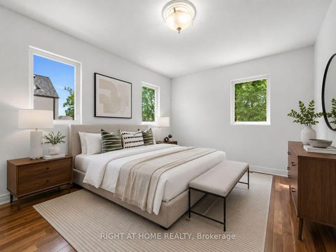 Photo 15 at 20 Kildonan Drive, Cliffside, Toronto