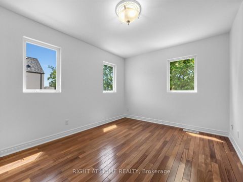 Photo 16 at 20 Kildonan Drive, Cliffside, Toronto