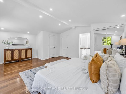 Photo 21 at 20 Kildonan Drive, Cliffside, Toronto