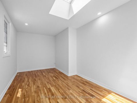 Photo 27 at 20 Kildonan Drive, Cliffside, Toronto