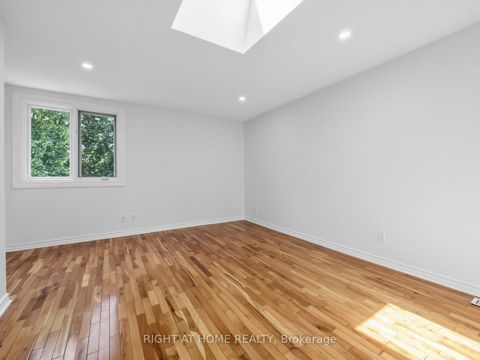 Photo 29 at 20 Kildonan Drive, Cliffside, Toronto