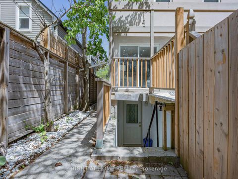 Photo 34 at 20 Kildonan Drive, Cliffside, Toronto