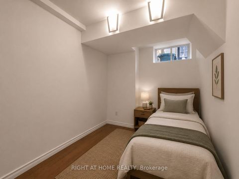 Photo 38 at 20 Kildonan Drive, Cliffside, Toronto