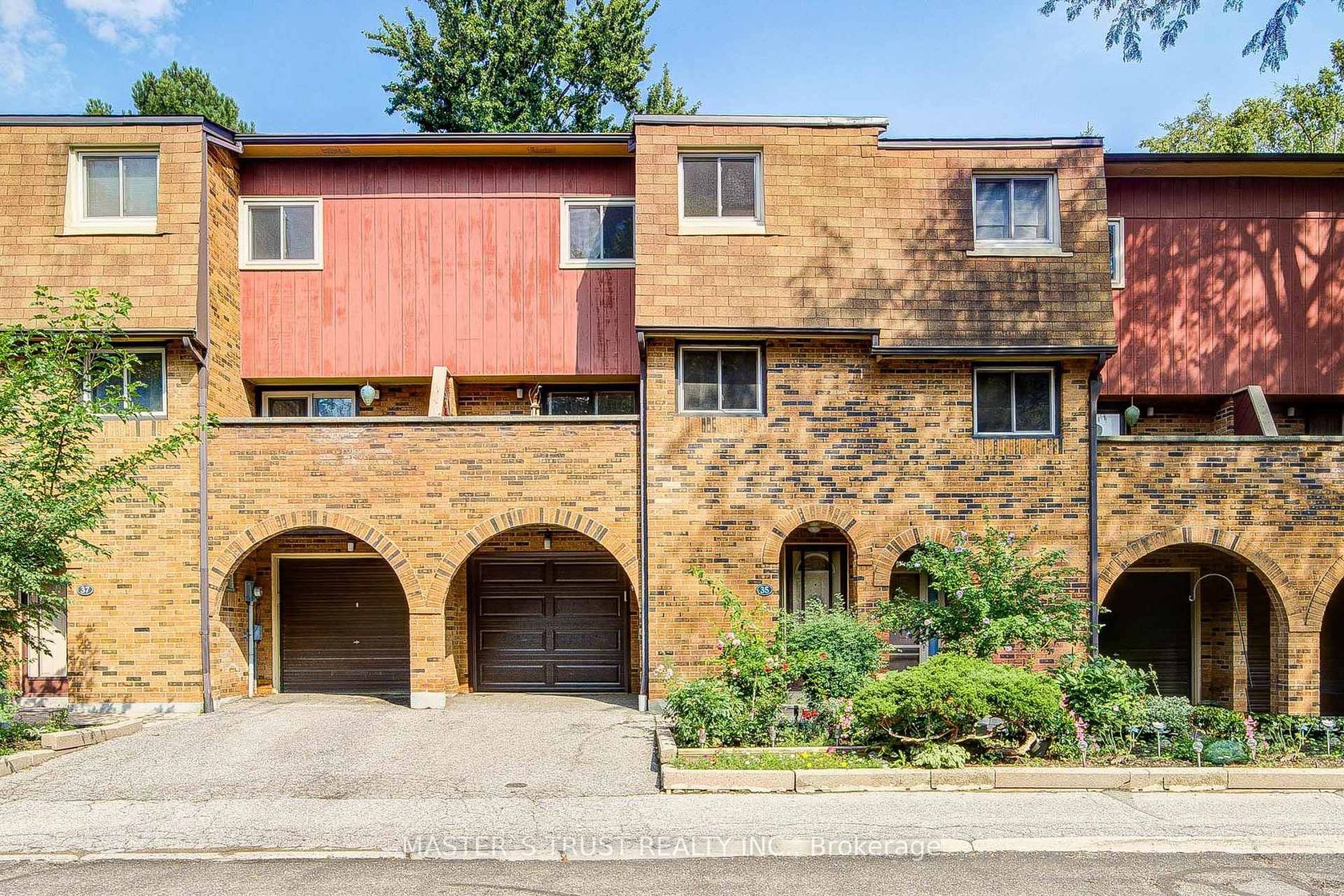 35 Bards Walkway, Pleasant View, Toronto photo number 2