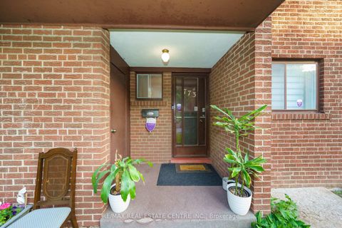 Photo 1 at 30 - 773 Military Trail, Morningside, Toronto