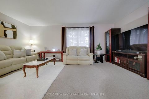 Photo 4 at 30 - 773 Military Trail, Morningside, Toronto
