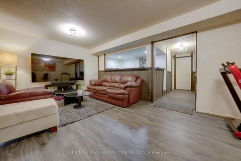 Photo 8 at 30 - 773 Military Trail, Morningside, Toronto