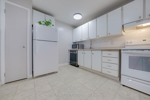 Photo 14 at 30 - 773 Military Trail, Morningside, Toronto