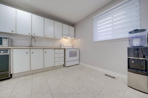 Photo 15 at 30 - 773 Military Trail, Morningside, Toronto