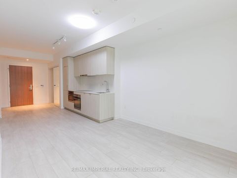 Photo 9 at 205 - 15 Queens Quay E, Waterfront Communities C8, Toronto
