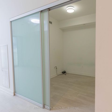 Photo 13 at 205 - 15 Queens Quay E, Waterfront Communities C8, Toronto