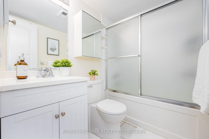 Photo 16 at 112 - 3 Rean Drive, Bayview Village, Toronto