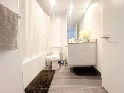 Photo 13 at 719 - 525 Adelaide Street W, Waterfront Communities C1, Toronto