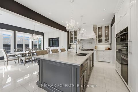 Photo 9 at 98 Endless Circle, Kleinburg, Vaughan