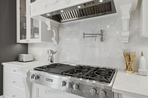 Photo 12 at 98 Endless Circle, Kleinburg, Vaughan