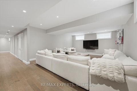 Photo 37 at 98 Endless Circle, Kleinburg, Vaughan