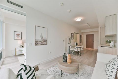 Photo 1 at 617 - 15 Queens Quay E, Waterfront Communities C8, Toronto