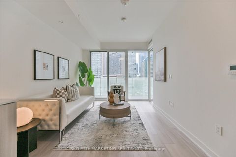 Photo 2 at 617 - 15 Queens Quay E, Waterfront Communities C8, Toronto