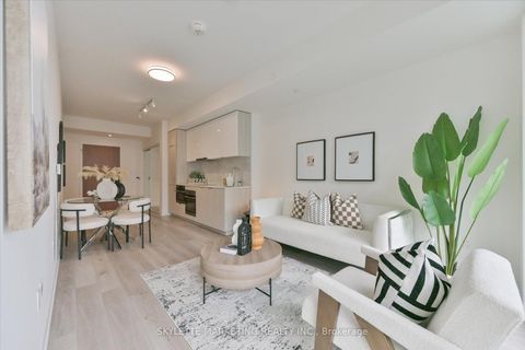 Photo 3 at 617 - 15 Queens Quay E, Waterfront Communities C8, Toronto