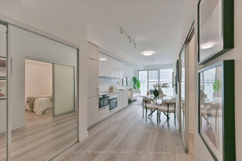 Photo 4 at 617 - 15 Queens Quay E, Waterfront Communities C8, Toronto