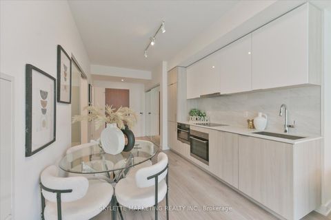 Photo 7 at 617 - 15 Queens Quay E, Waterfront Communities C8, Toronto
