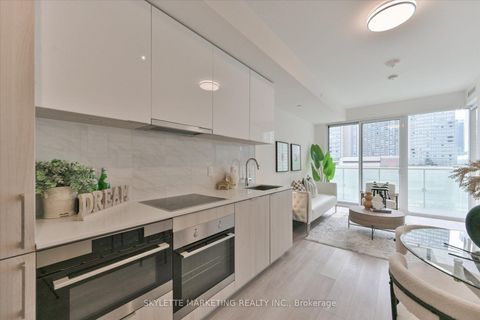 Photo 8 at 617 - 15 Queens Quay E, Waterfront Communities C8, Toronto