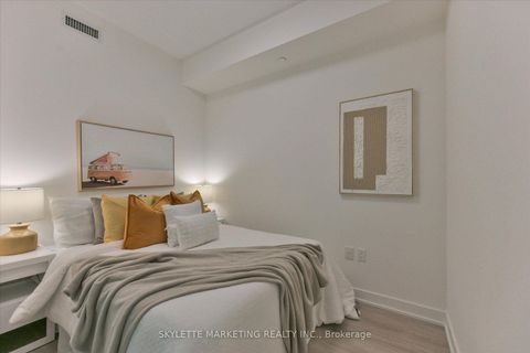 Photo 14 at 617 - 15 Queens Quay E, Waterfront Communities C8, Toronto
