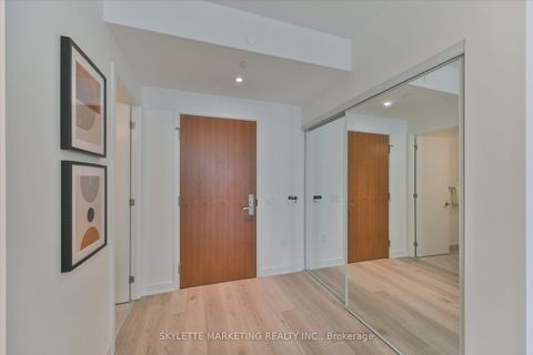 Photo 21 at 617 - 15 Queens Quay E, Waterfront Communities C8, Toronto
