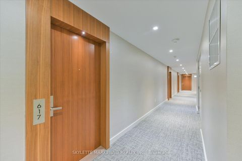 Photo 24 at 617 - 15 Queens Quay E, Waterfront Communities C8, Toronto