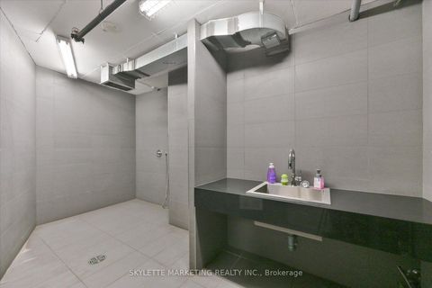Photo 36 at 617 - 15 Queens Quay E, Waterfront Communities C8, Toronto