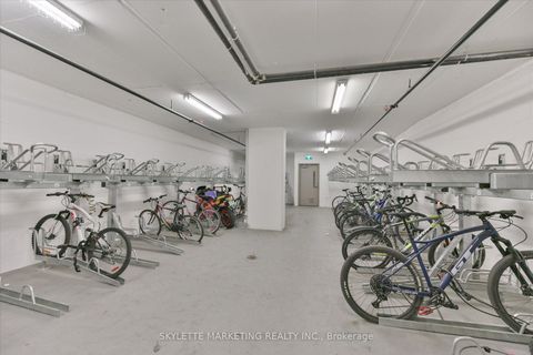 Photo 37 at 617 - 15 Queens Quay E, Waterfront Communities C8, Toronto