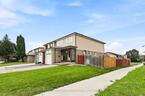 Photo 2 at 26 Blue Eagle Trail, Agincourt North, Toronto