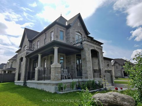 Photo 3 at 241 Stormont Trail, Vellore Village, Vaughan