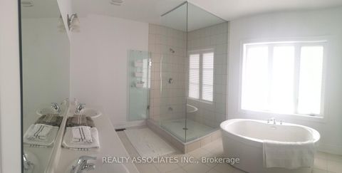 Photo 11 at 241 Stormont Trail, Vellore Village, Vaughan