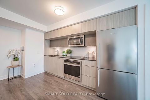 Photo 7 at 2017 - 585 Bloor Street E, North St. James Town, Toronto