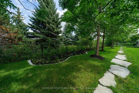 Photo 5 at 20 Gracedale Drive, Westbrook, Richmond Hill