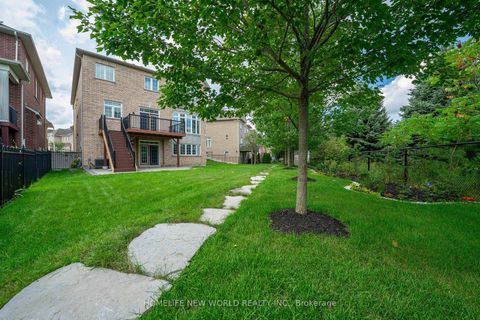 Photo 7 at 20 Gracedale Drive, Westbrook, Richmond Hill
